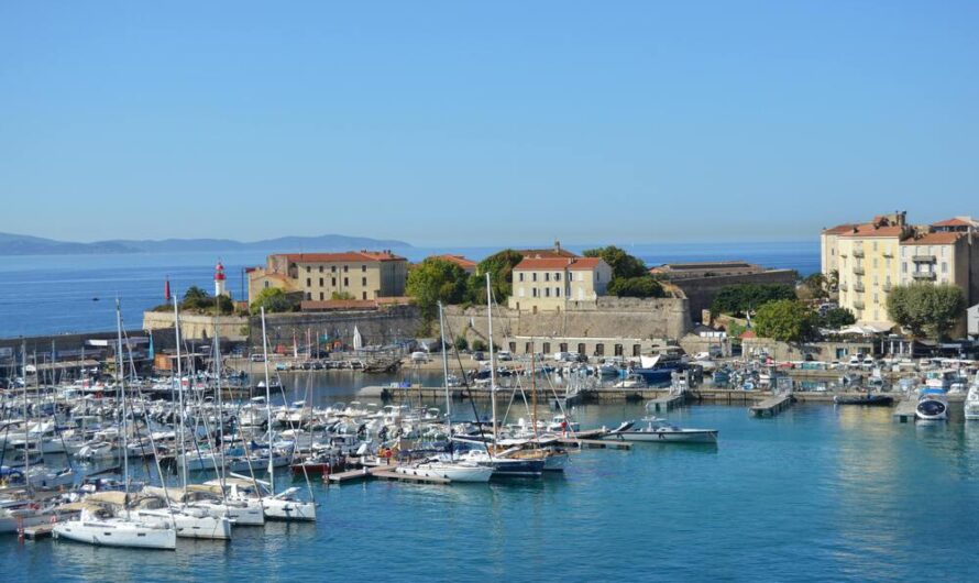 Comment planifier votre aventure nautique en Corse ?